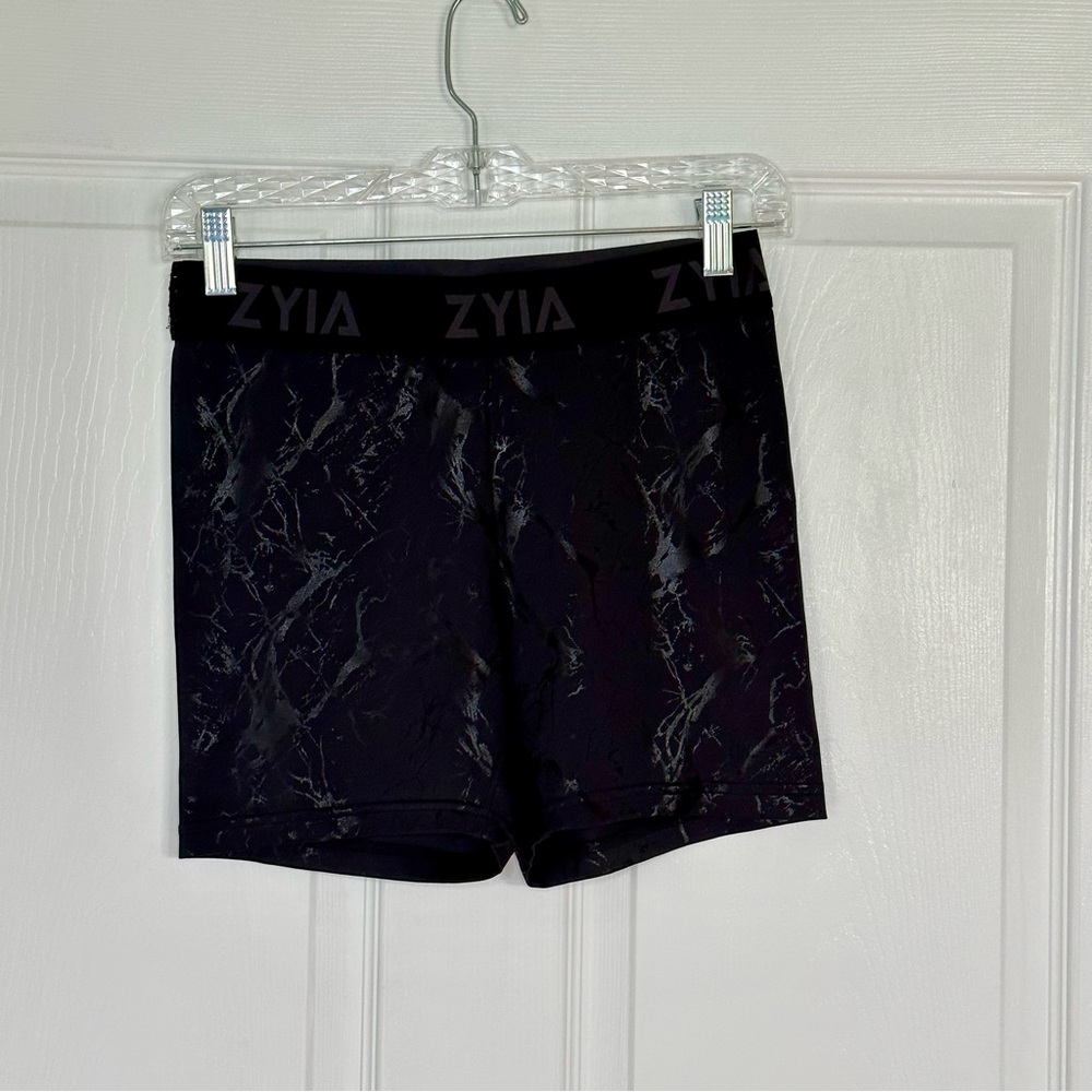 ZYIA Banded Black Marble Hustle Shorts (L)